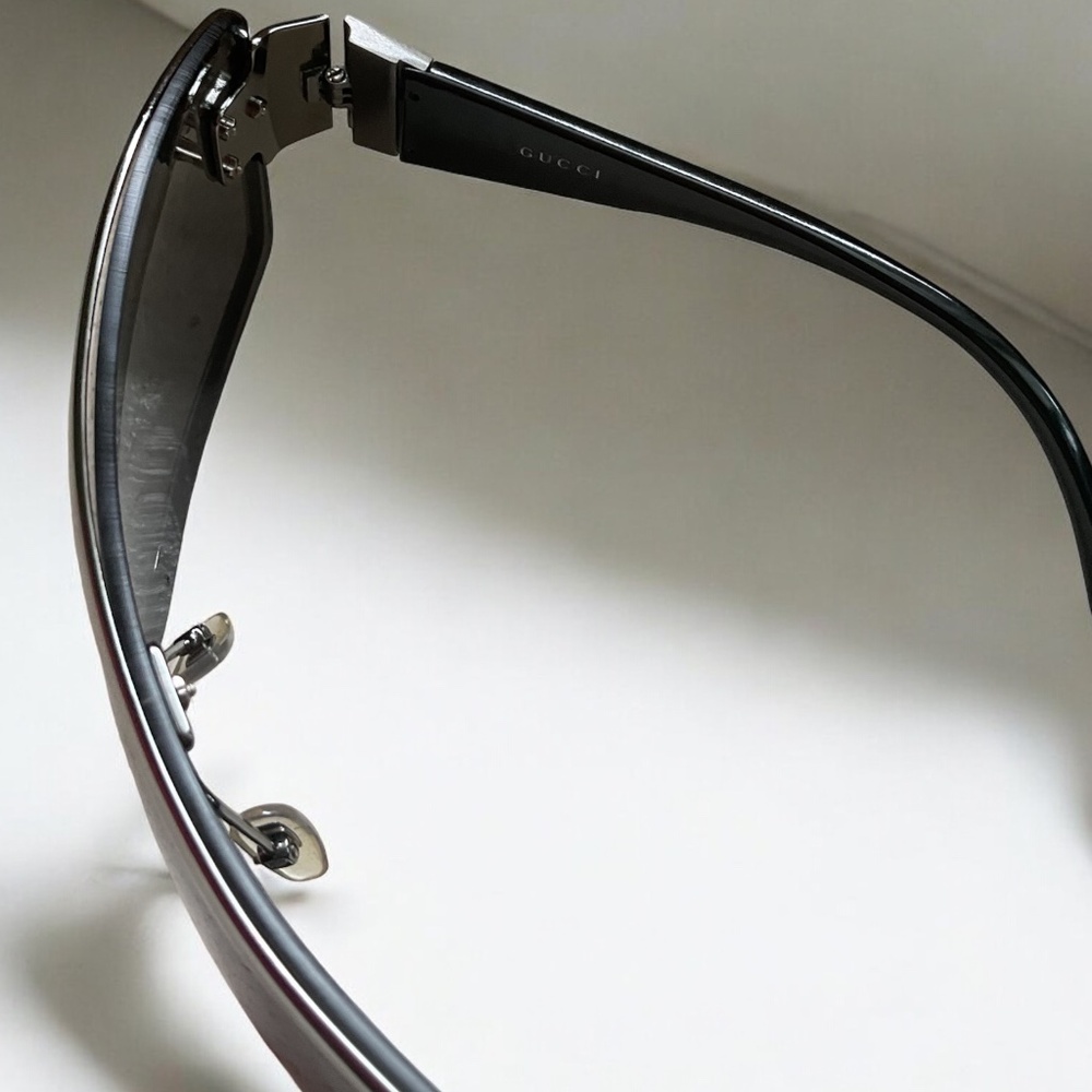 AUTHENTIC GUCCI UNISEX SUNGLASSES 🕶️ - Picture 6 of 8
